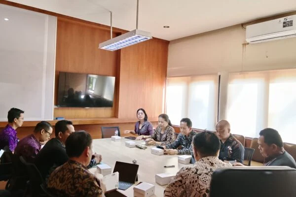 Sinergi Lintas Sektor Demi "Jembrana Pasti Bisa": Kadis Nakerperin Kawal Optimalisasi Ketenagakerjaa